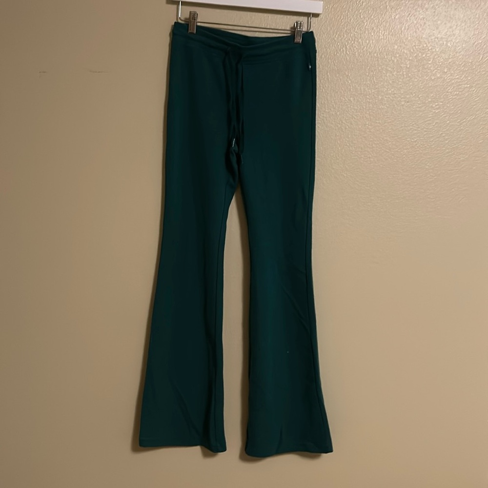 ariztia tna flare ribbed pants